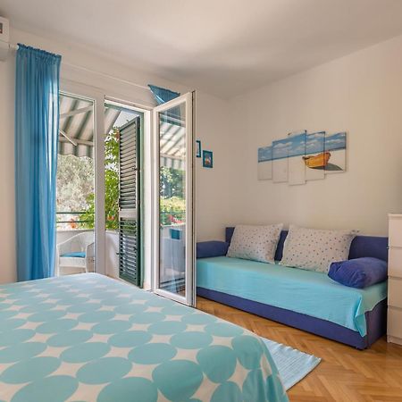 Apartmani Marko Tucepi Bagian luar foto