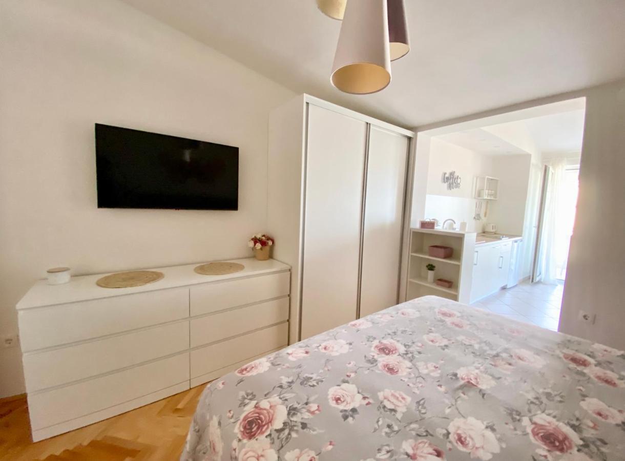 Apartmani Marko Tucepi Bagian luar foto