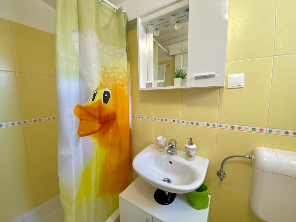Apartmani Marko Tucepi Bagian luar foto
